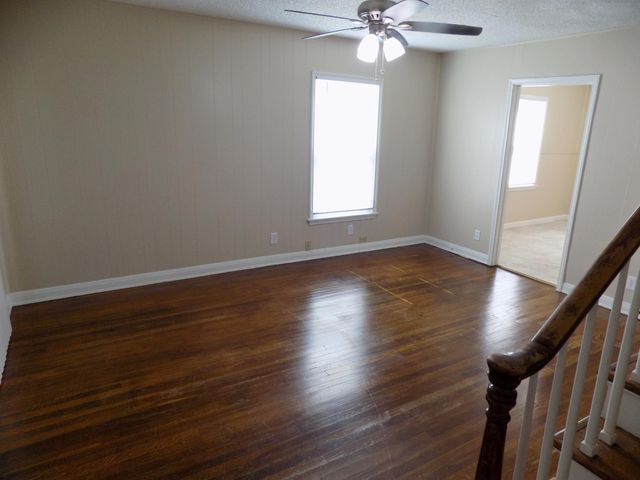 330 W Avenue C, San Angelo, TX 76903