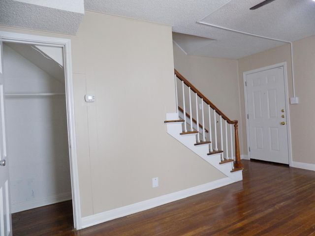 330 W Avenue C, San Angelo, TX 76903