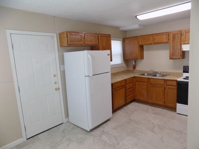330 W Avenue C, San Angelo, TX 76903