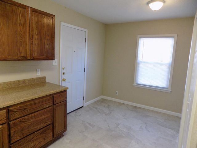 330 W Avenue C, San Angelo, TX 76903
