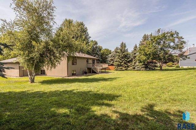 2805 S Whetstone Cir Circle, Sioux Falls, SD 57103