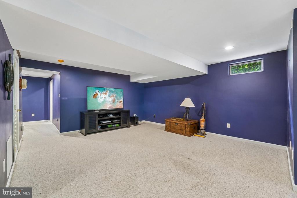 Image 39 of property listing at 18613 MEADOWLAND TER, Olney, MD 20832
