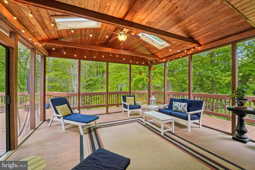 Image 5 of property listing at 18613 MEADOWLAND TER, Olney, MD 20832