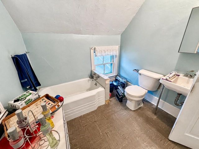 927 S 23RD STREET, Manitowoc, WI 54220