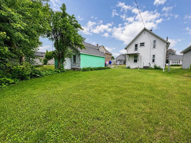 927 S 23RD STREET, Manitowoc, WI 54220