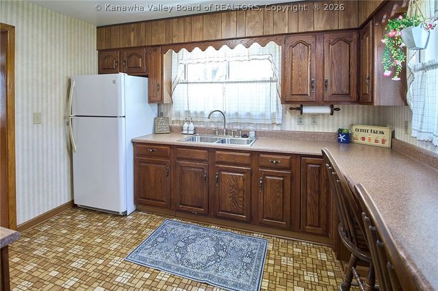 13708 Nancy Avenue, Chesapeake, WV 25315