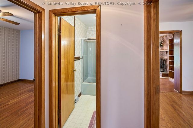 13708 Nancy Avenue, Chesapeake, WV 25315