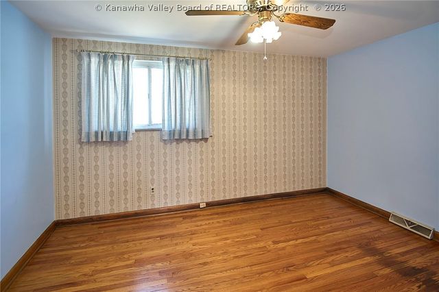 13708 Nancy Avenue, Chesapeake, WV 25315