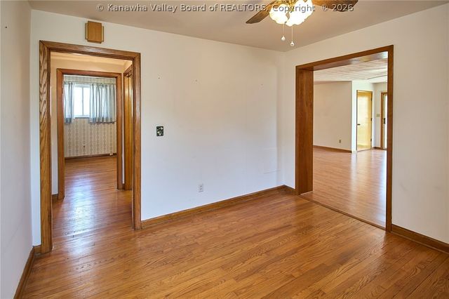 13708 Nancy Avenue, Chesapeake, WV 25315