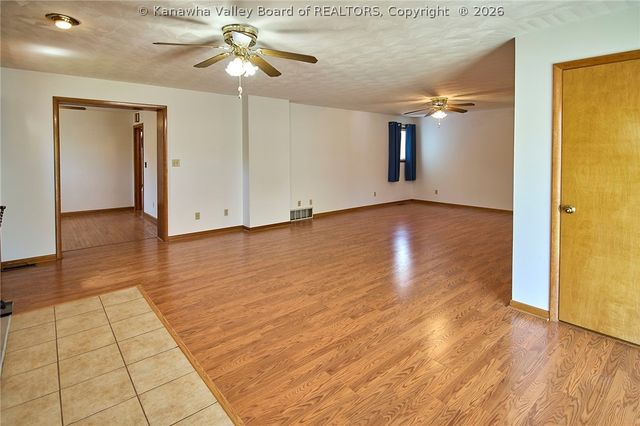 13708 Nancy Avenue, Chesapeake, WV 25315