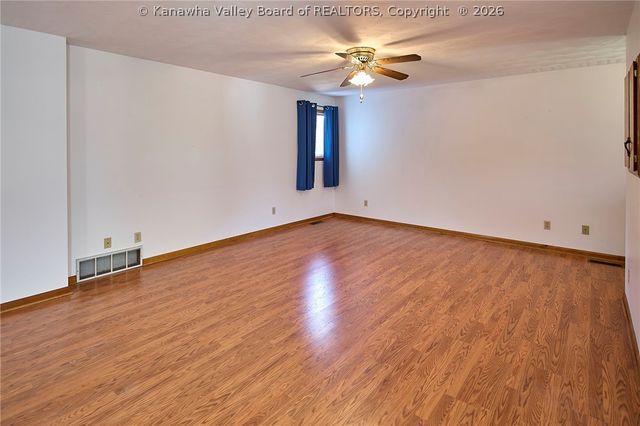 13708 Nancy Avenue, Chesapeake, WV 25315