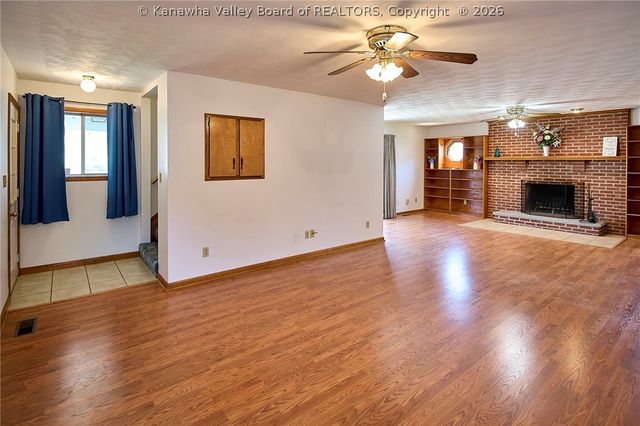 13708 Nancy Avenue, Chesapeake, WV 25315