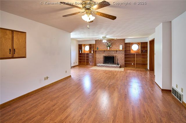 13708 Nancy Avenue, Chesapeake, WV 25315