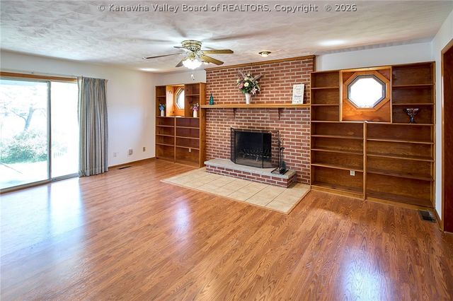 13708 Nancy Avenue, Chesapeake, WV 25315