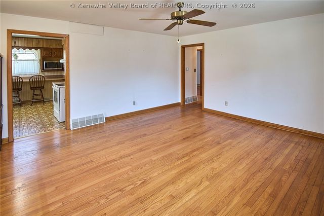 13708 Nancy Avenue, Chesapeake, WV 25315