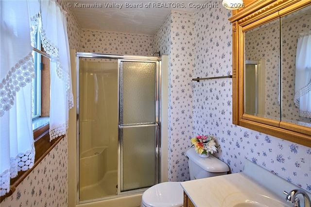 13708 Nancy Avenue, Chesapeake, WV 25315