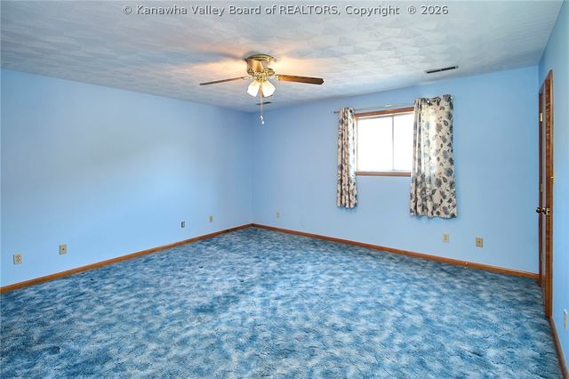 13708 Nancy Avenue, Chesapeake, WV 25315