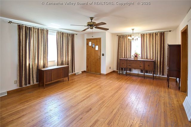 13708 Nancy Avenue, Chesapeake, WV 25315