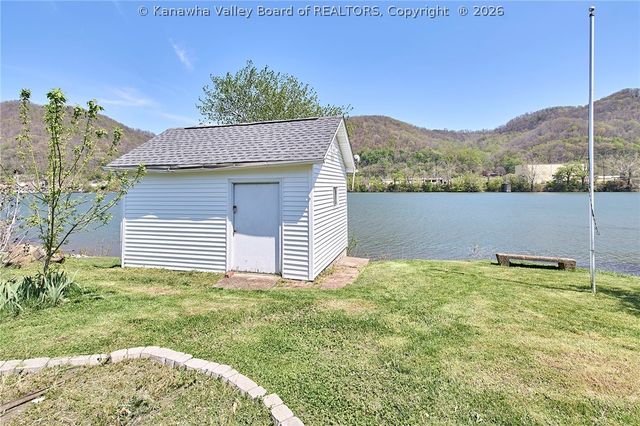 13708 Nancy Avenue, Chesapeake, WV 25315