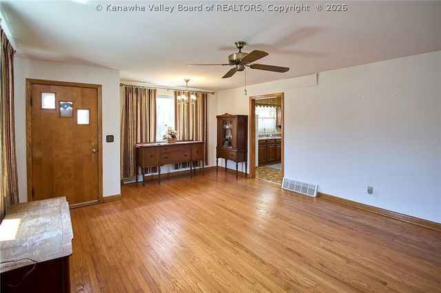 13708 Nancy Avenue, Chesapeake, WV 25315