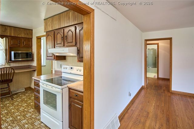 13708 Nancy Avenue, Chesapeake, WV 25315