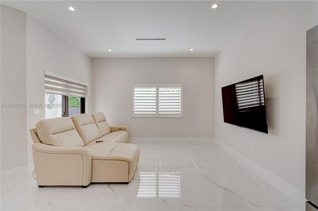 2521 SW 105th Avenue, Miami, FL 33165