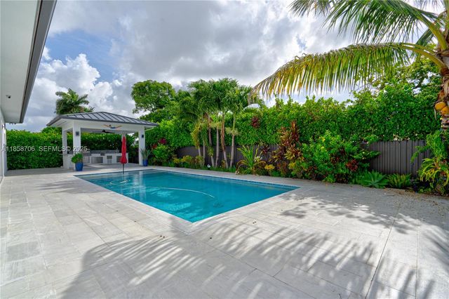 2521 SW 105th Avenue, Miami, FL 33165
