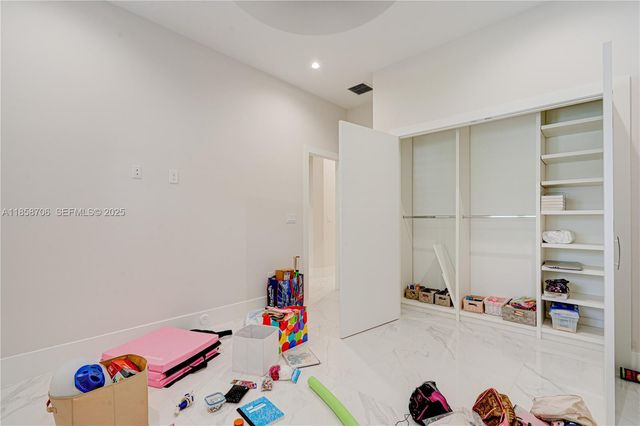 2521 SW 105th Avenue, Miami, FL 33165