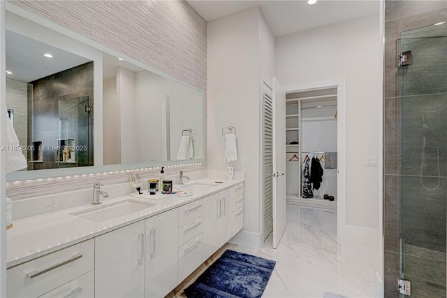 2521 SW 105th Avenue, Miami, FL 33165