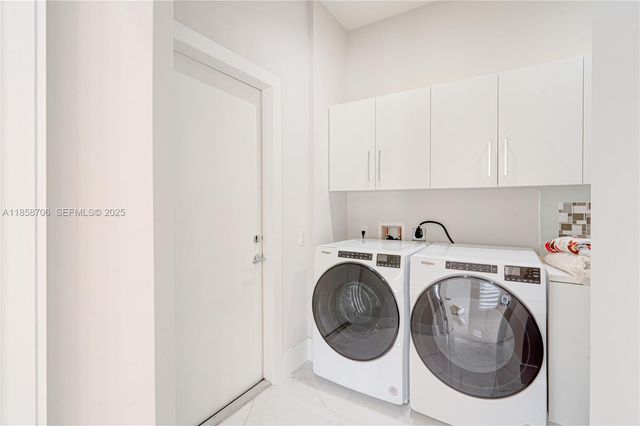 2521 SW 105th Avenue, Miami, FL 33165