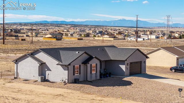 1207 N Kirkwood Drive, Pueblo, CO 81007