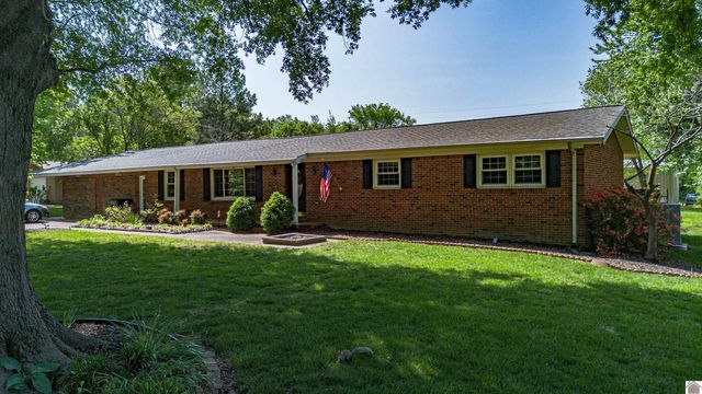 5250 Stevin Dr, Paducah, KY 42001