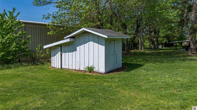 5250 Stevin Dr, Paducah, KY 42001