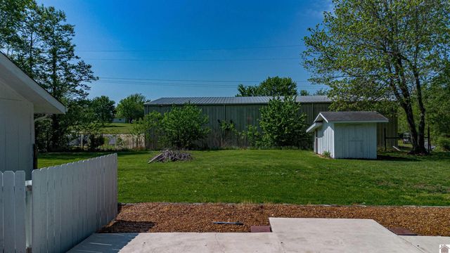 5250 Stevin Dr, Paducah, KY 42001
