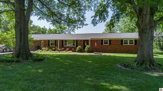5250 Stevin Dr, Paducah, KY 42001