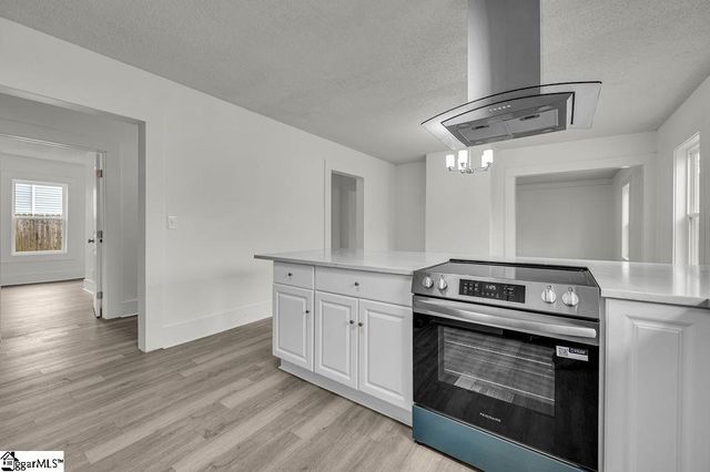 136 Lee Street, Laurens, SC 29360