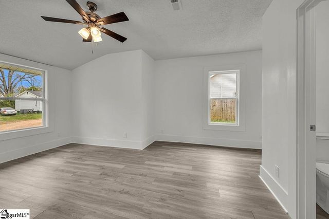 136 Lee Street, Laurens, SC 29360