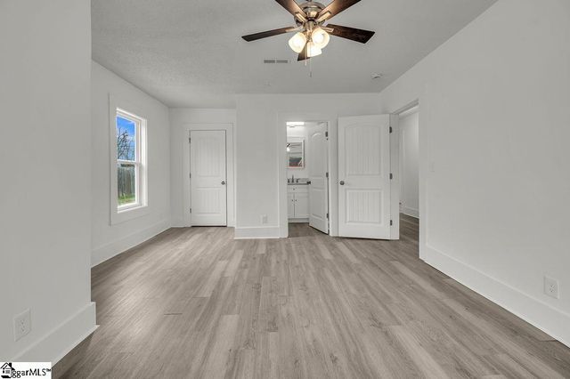 136 Lee Street, Laurens, SC 29360