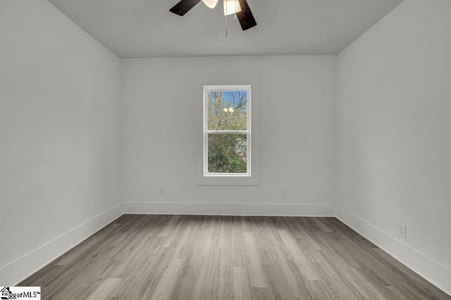 136 Lee Street, Laurens, SC 29360