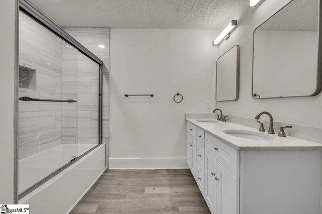 136 Lee Street, Laurens, SC 29360