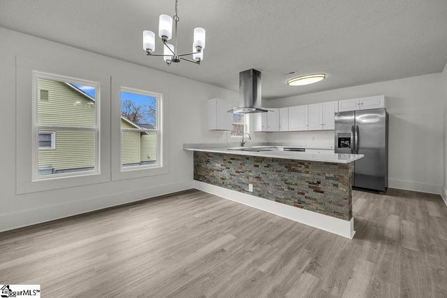 136 Lee Street, Laurens, SC 29360