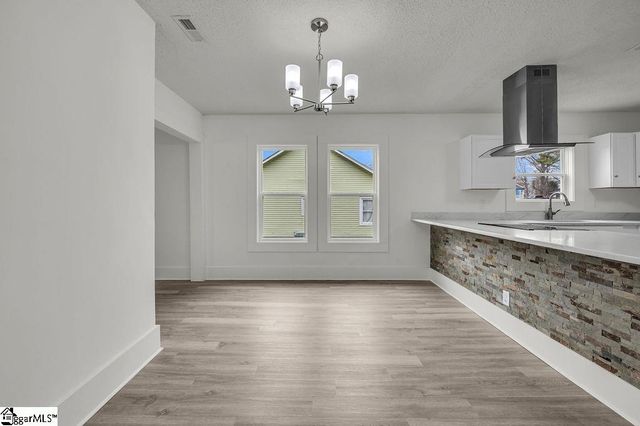 136 Lee Street, Laurens, SC 29360