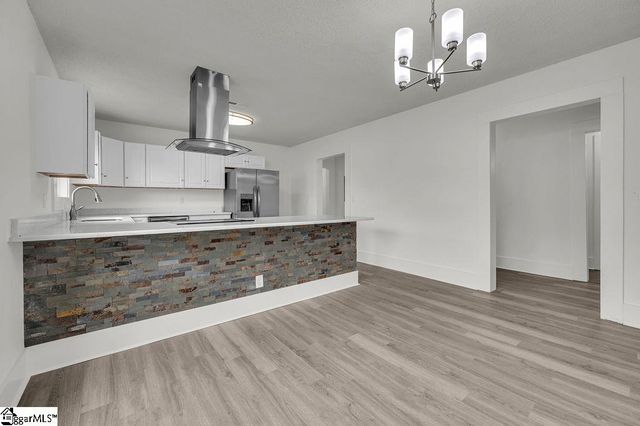 136 Lee Street, Laurens, SC 29360