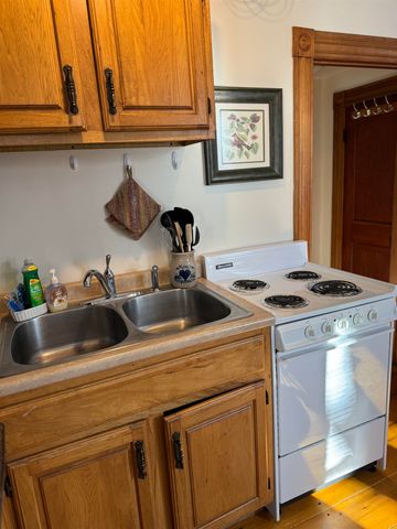 64 State Street, Windsor, VT 05089