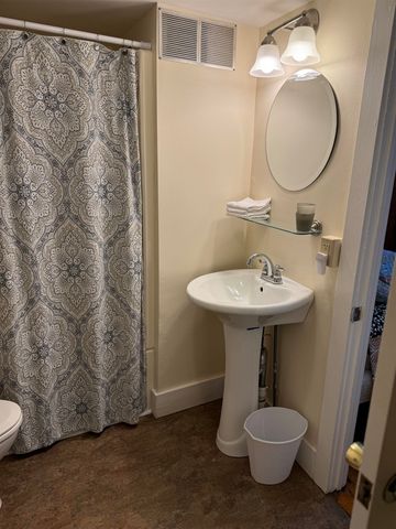 64 State Street, Windsor, VT 05089