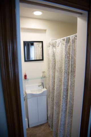 64 State Street, Windsor, VT 05089