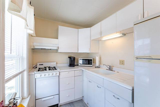 64 State Street, Windsor, VT 05089