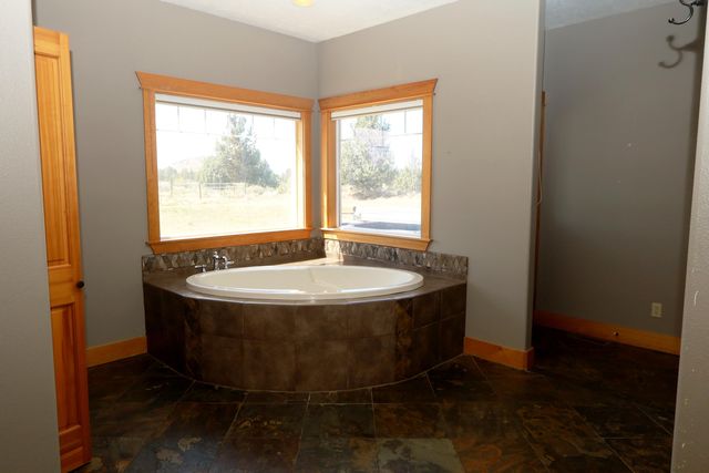 21491 Bear Creek Road, Bend, OR 97701