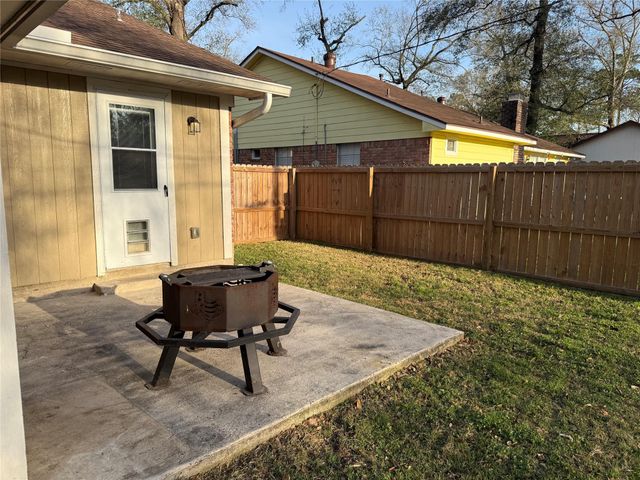 109 Ponderosa Trail, Conroe, TX 77301