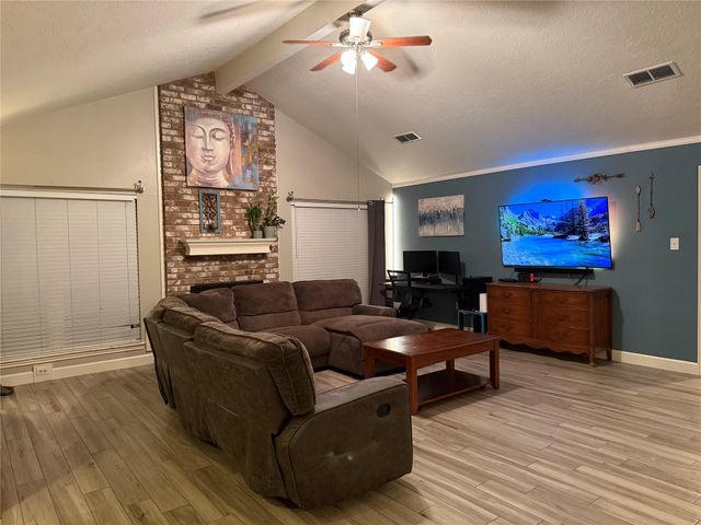 109 Ponderosa Trail, Conroe, TX 77301